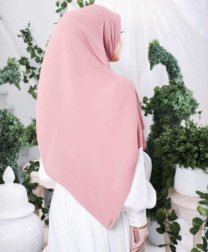 Hayyan Pleated Shawl (Lady Blush)