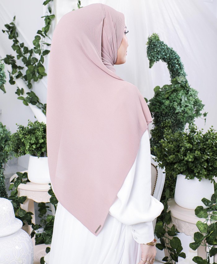 Hayyan Pleated Shawl (Queen Latte)