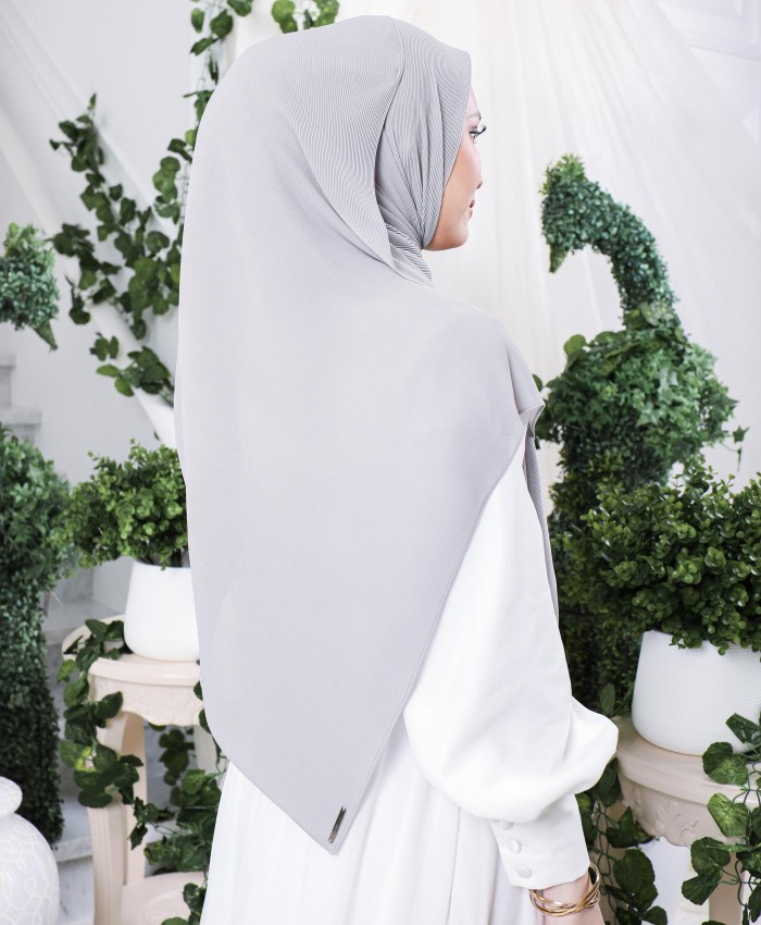 Hayyan Pleated Shawl (Victoria Grey)