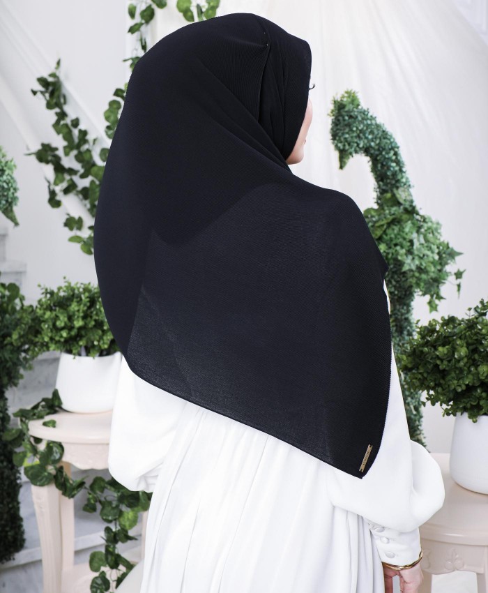 Hayyan Pleated Shawl (Midnight)