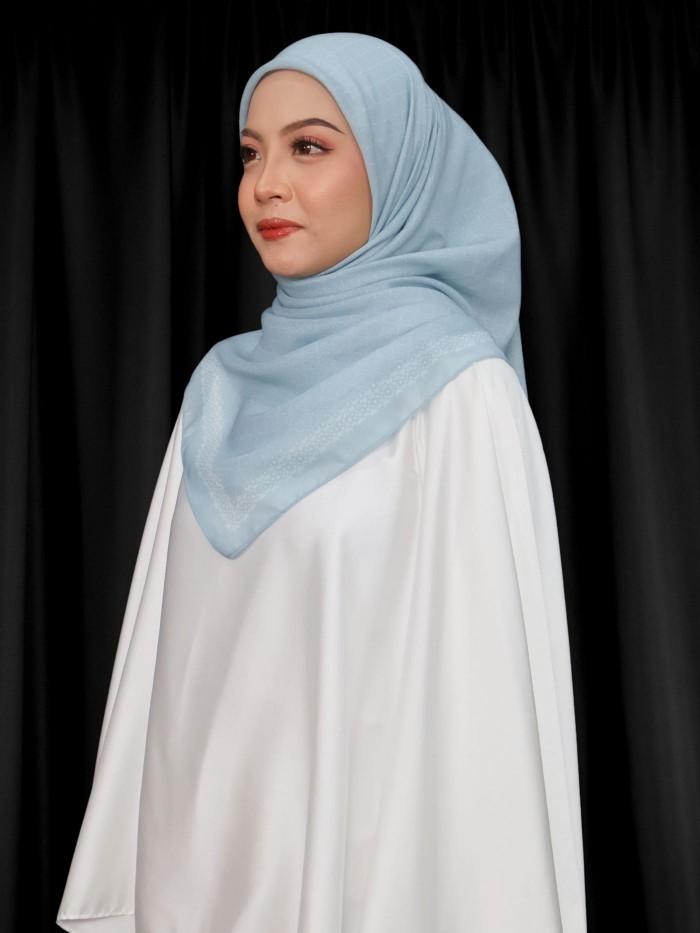 BAWAL CAHAYA SHAWAL IN SKY BLUE