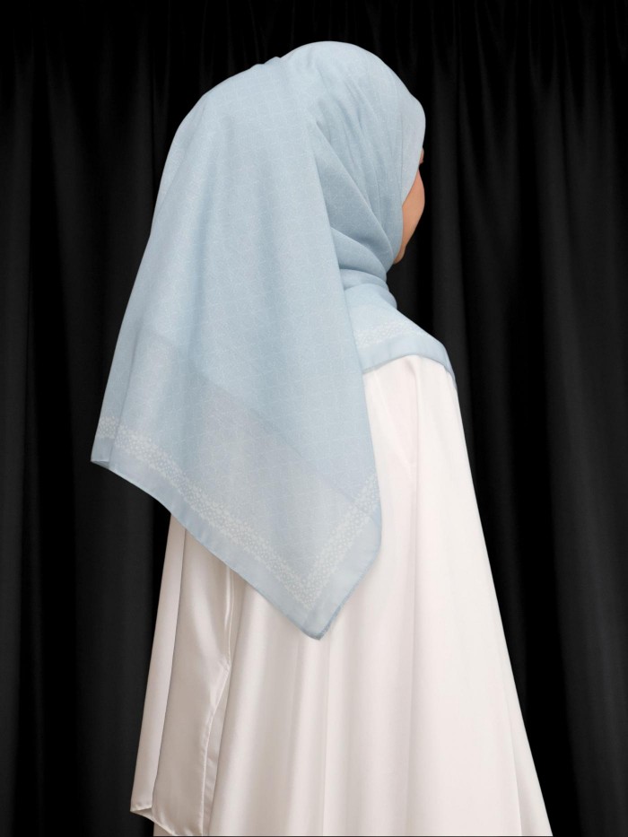 BAWAL CAHAYA SHAWAL IN SKY BLUE