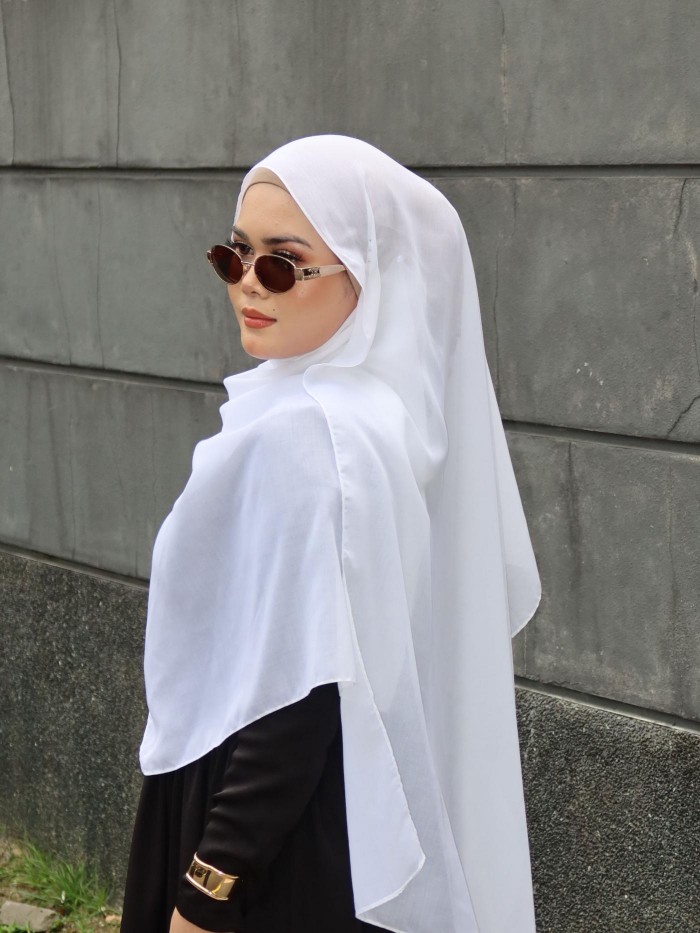 CLASSY COTTON SHAWL IN WHITE