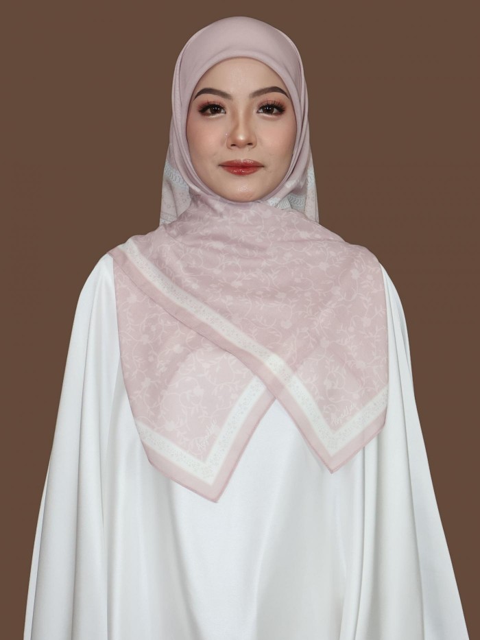 BAWAL CAHAYA QAMAR IN DAYANG