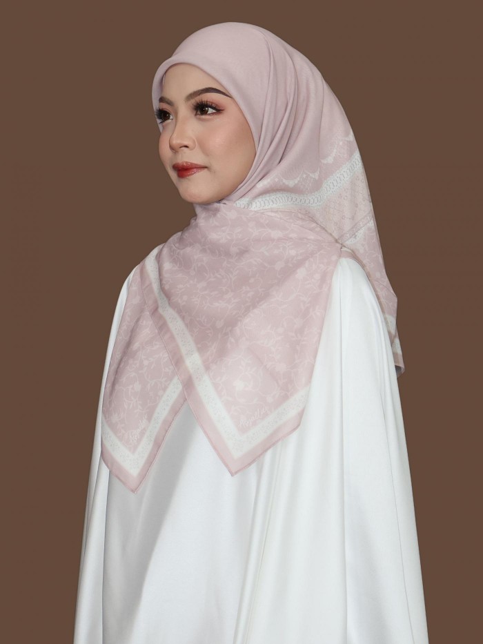 BAWAL CAHAYA QAMAR IN DAYANG