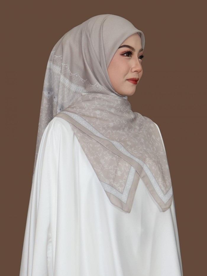 BAWAL CAHAYA QAMAR IN DEWI