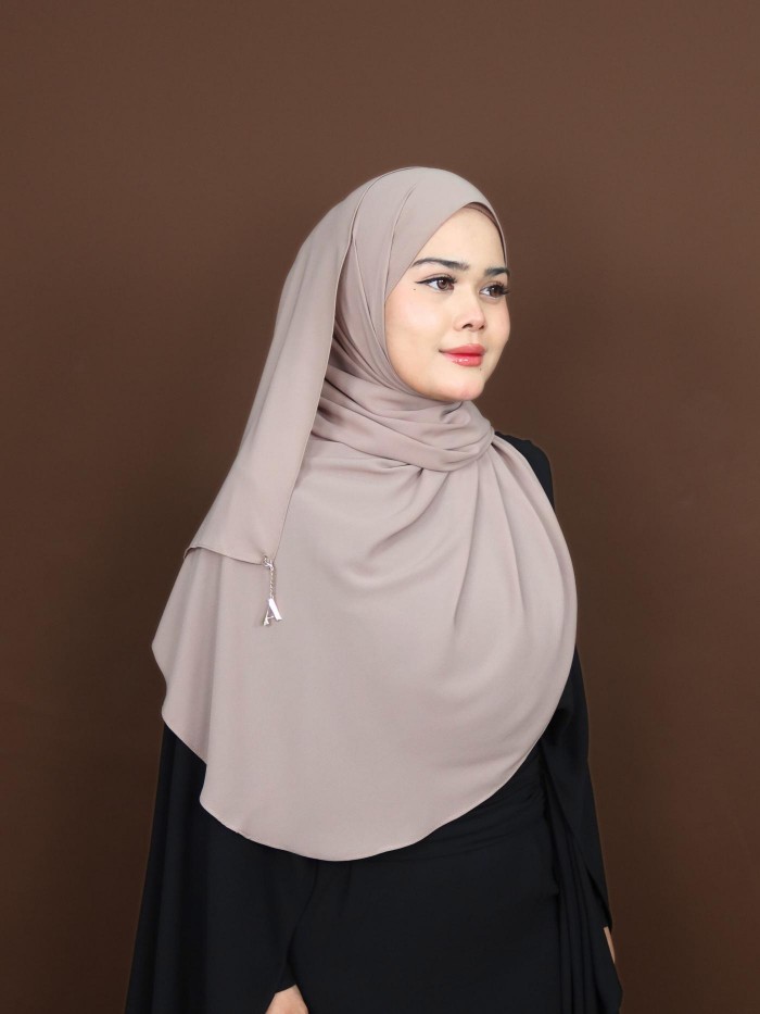 SHAWL DARLING DIAMOND CHIFFON IN SADDLE
