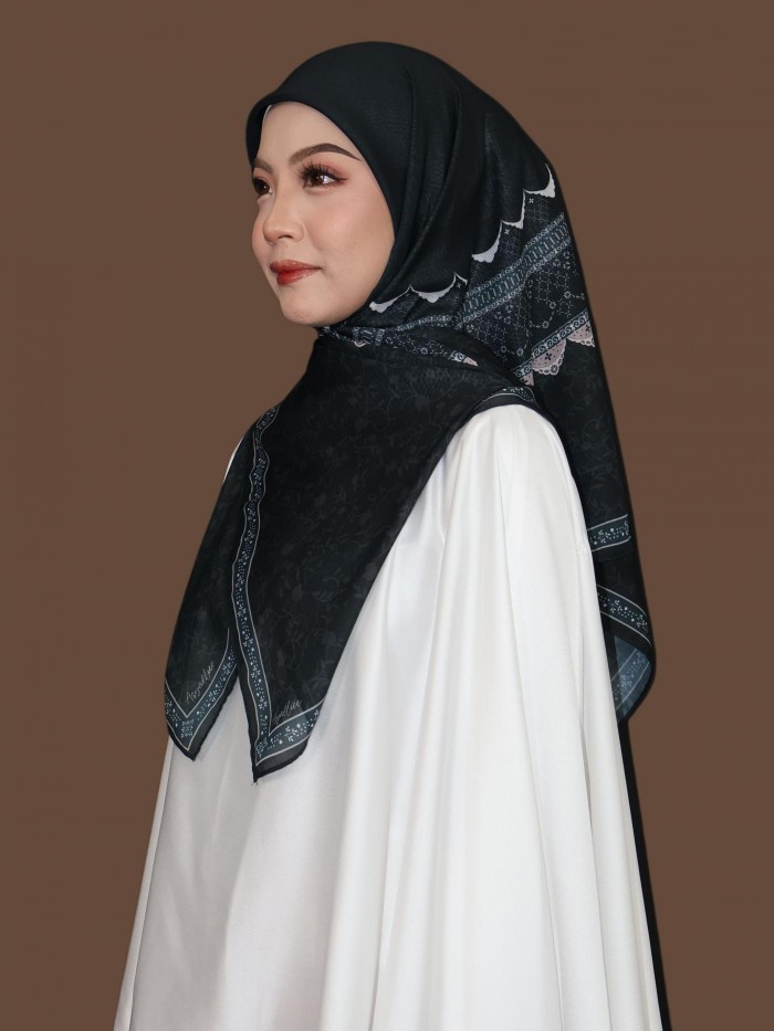 BAWAL CAHAYA QAMAR IN KENCANA