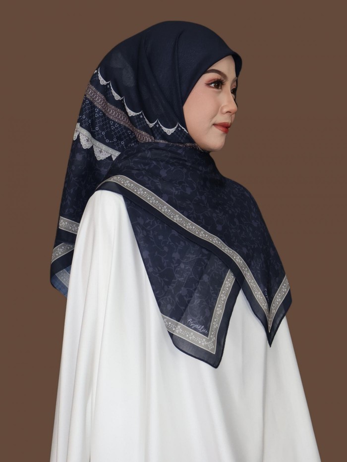 BAWAL CAHAYA QAMAR IN LAILA