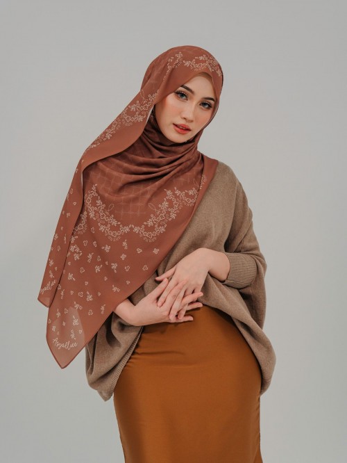 SHAWL CHARME IN WEDNESDAY