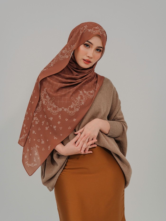 SHAWL CHARME IN WEDNESDAY