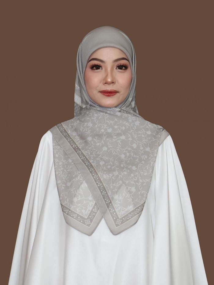 BAWAL CAHAYA QAMAR IN MUTIARA