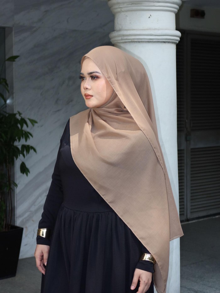 CLASSY COTTON SHAWL IN PEANUT