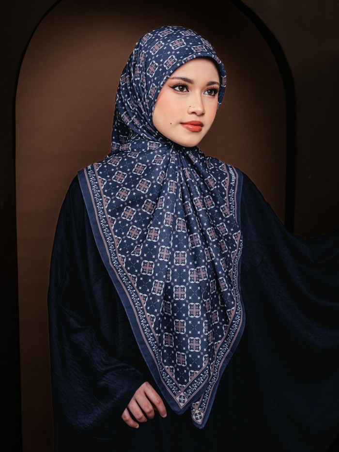 BAWAL HERA IN TRUFFLE BLUE ( MINOR DEFECT )