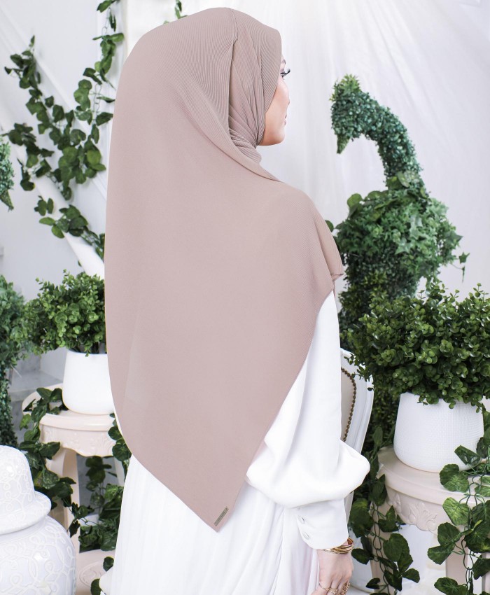 Hayyan Pleated Shawl (Baroness)