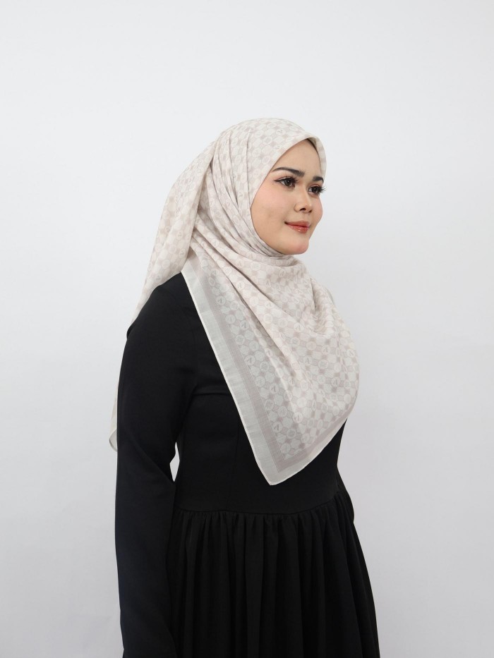 BAWAL CLASSY MONOGRAM IN WARMY