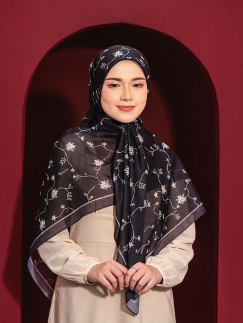 BAWAL LOUISA IN BLACK ( MINOR DEFECT )