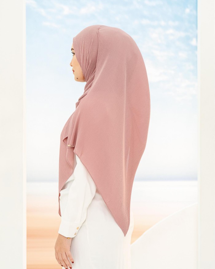 Hayyan Pleated Shawl (Queen Rosewood) - Minor Defect