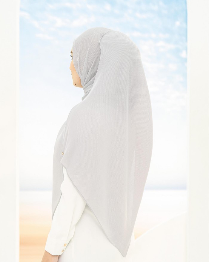 Hayyan Pleated Shawl (Tiara Grey) - Minor Defect