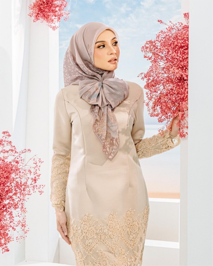 Bawal Helena Diorra (Nude)